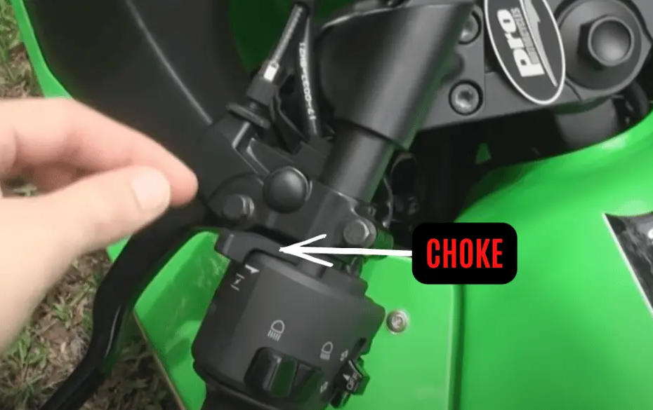 What Does A Choke Do On A Motorcycle? (Fix Your Cold Starting Problems!) »  Superbike Newbie