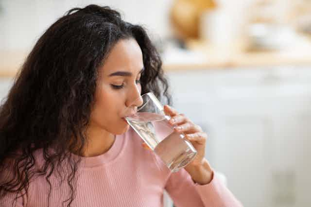 Weight Loss: Drinking A Gallon Of Water A Day Probably Won'T Help You Lose  Weight