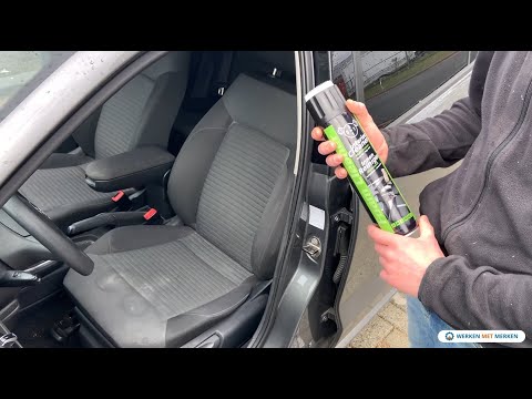 Vlek verwijderen uit auto bekleding